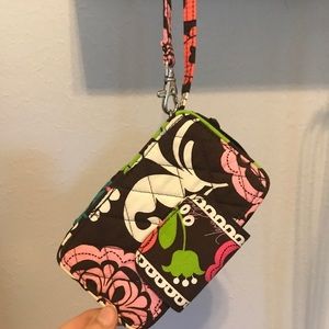 Adorable Vera Bradley wristlet!!